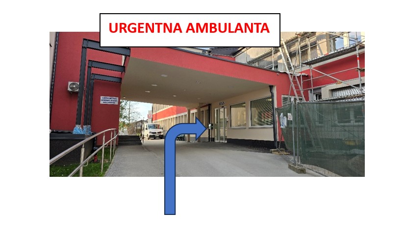 Glavni vhod ZD Gornja Radgona z označeno potjo za urgentno ambulanto